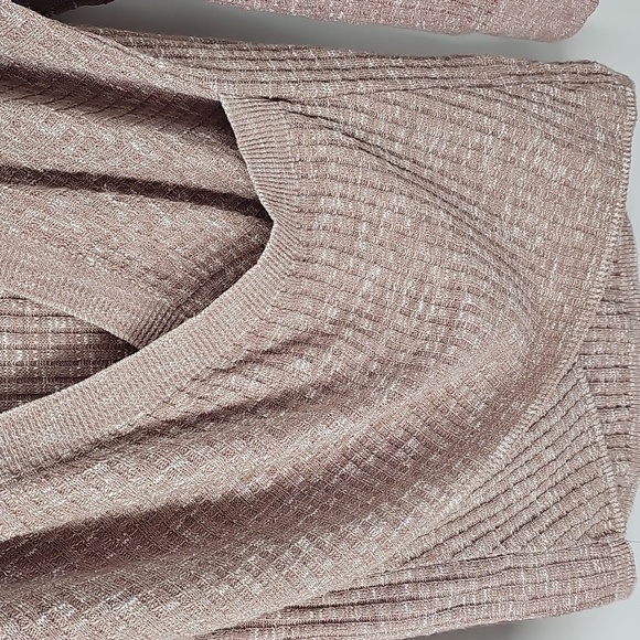 Express Soft Pink Sweater - Picture 6 of 9